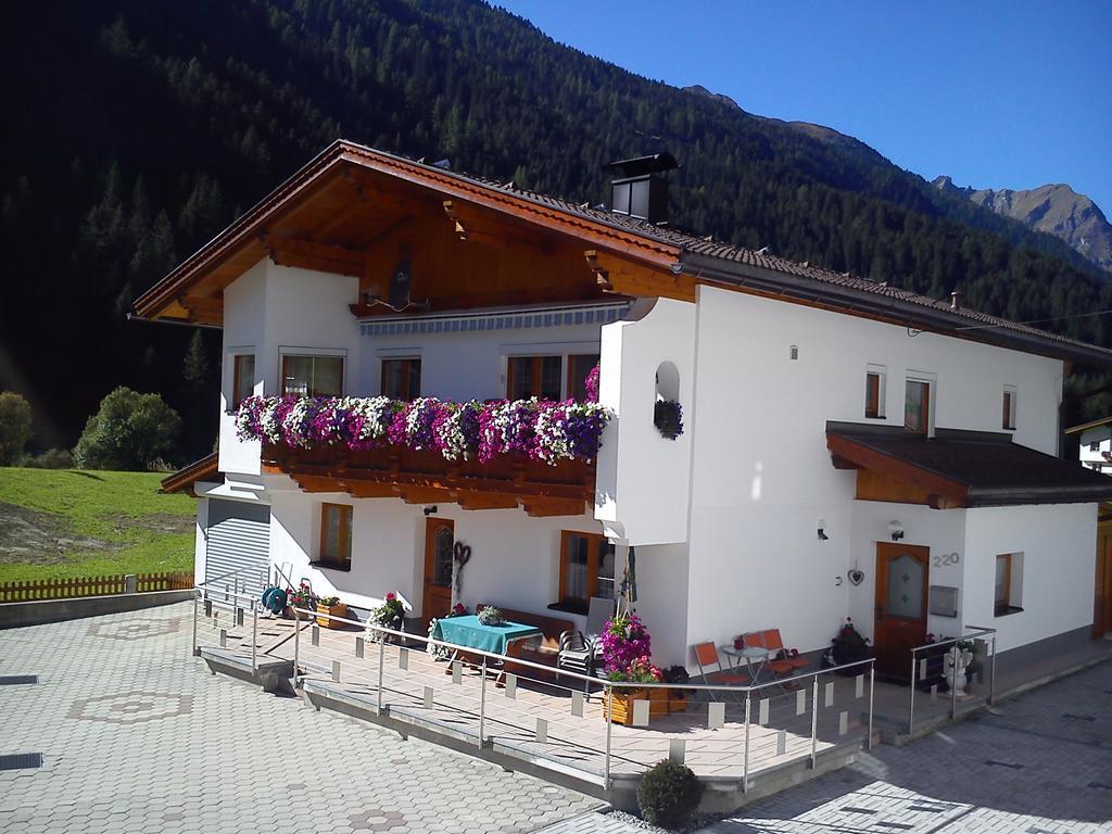 Apartment Familie Thomas Und Angelika Melmer Sankt Leonhard im Pitztal Esterno foto